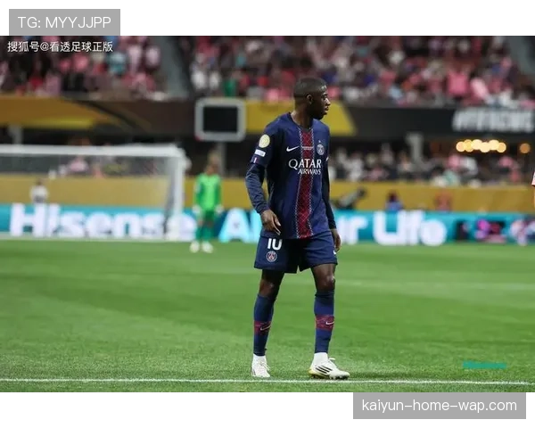 巴黎4-3-3体系展现统治力 维蒂尼亚成中场核心 巴黎4-3-3体系展现统治力 维蒂尼亚成中场核心